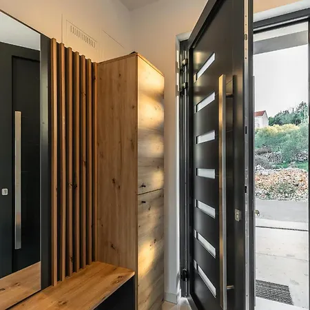 Beautiful In Lumbarda