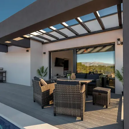 Beautiful In Holiday home