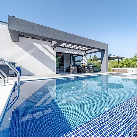 Holiday home Beautiful In