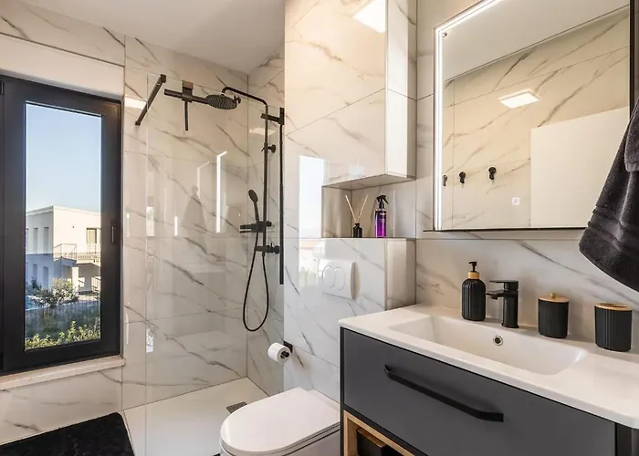 Beautiful In * Lumbarda