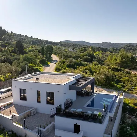 Beautiful In * Lumbarda