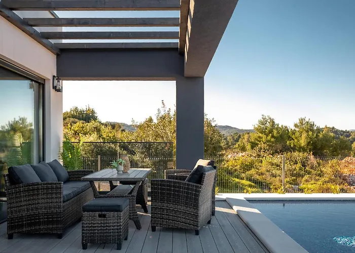 Beautiful In Feriehus Lumbarda