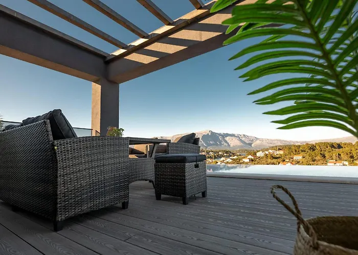 Beautiful In Lumbarda