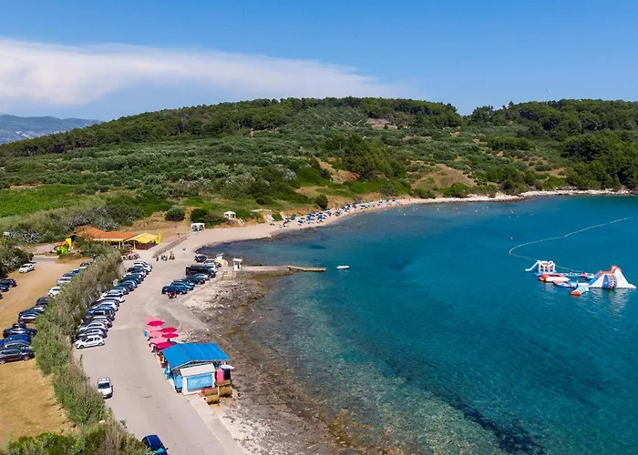 Beautiful In Feriehus Lumbarda